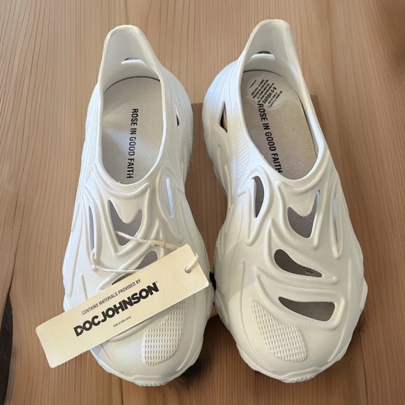 Rose In Good Faith Shoes in men's size 9 are a stylish and comfortable - Picture 1 of 9